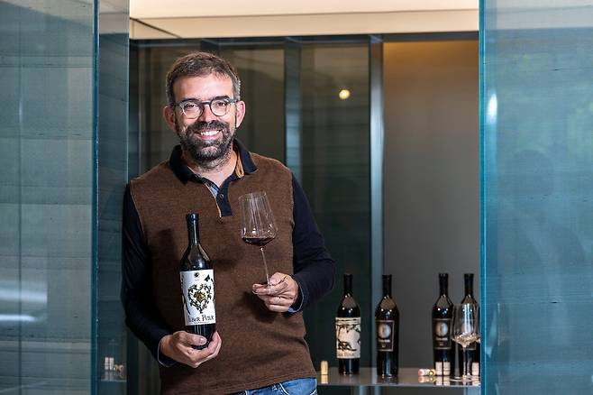 로익 파스케 대표가 자신이 만든 ‘리베르 파테르’ 와인 시음 행사를 위해 서울을 찾았다./이신영 영상미디어 기자