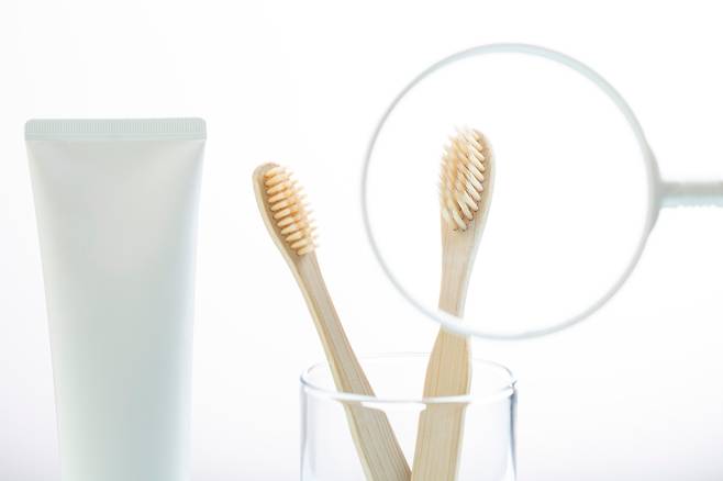구강 건강을 위해서는 칫솔 보관법에도 신경을 써야 한다./사진=클립아트코리아