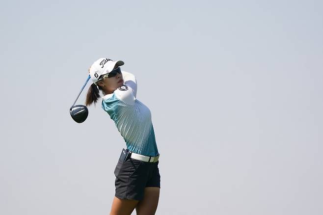 강민지의 드라이버 샷 모습. /사진= 크라우닝