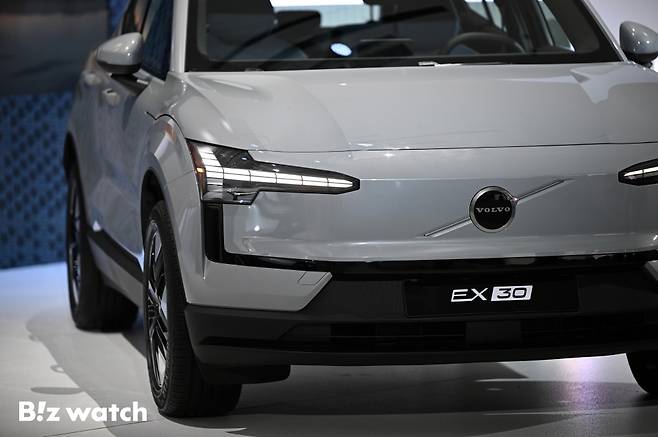 볼보자동차코리아가 28일 서울 중구 동대문디자인플라자에서 전기 SUV 'EX30'를 공개했다. /사진=이명근 기자 qwe123@