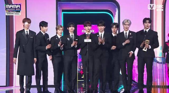 제로베이스원도 데뷔와 동시에 '2023 마마 어워즈' 본상의 주인공이 됐다. 엠넷 캡처