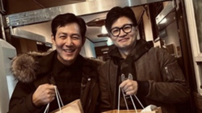 한동훈 법무부장관과 배우 이정재가 26일 서울 서초구 한 식당서 만남을 가진 것으로 알려지면서, 이정재와 오랜 연인사이인 임세령씨가 부회장으로 있는 대상그룹 종목이 ‘한동훈 테마주’로 분류되며 최근 주가가 가파르게 상승했다. <온라인 커뮤니티 캡쳐>