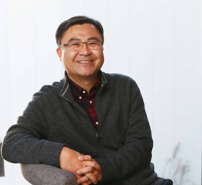 '라틴어 인생 문장'의 저자 한동일 작가. /이태경 기자