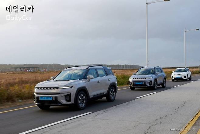 KG모빌리티 토레스 EVX