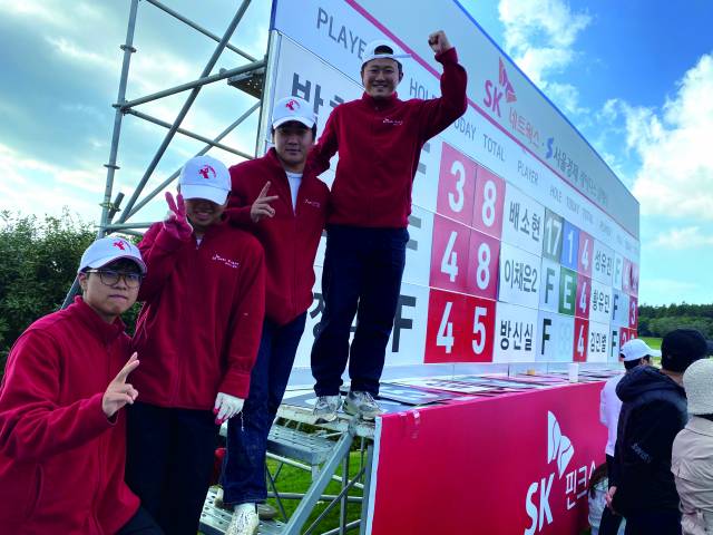 한진수(왼쪽 아래부터 사선방향 위로), 장민준, 김성훈, 부용호.