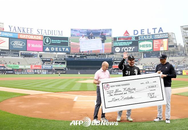 리암 헨드릭스(가운데). /AFPBBNews=뉴스1