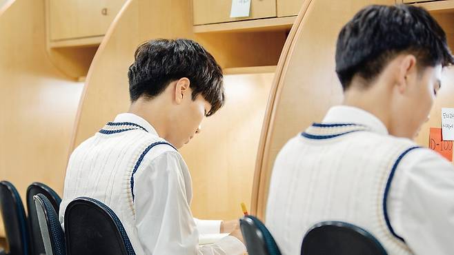 자녀가 수험생일 경우 자녀에게 스트레스를 주지 않는 선에서 지출을 조정해야 한다.[사진=게티이미지뱅크]