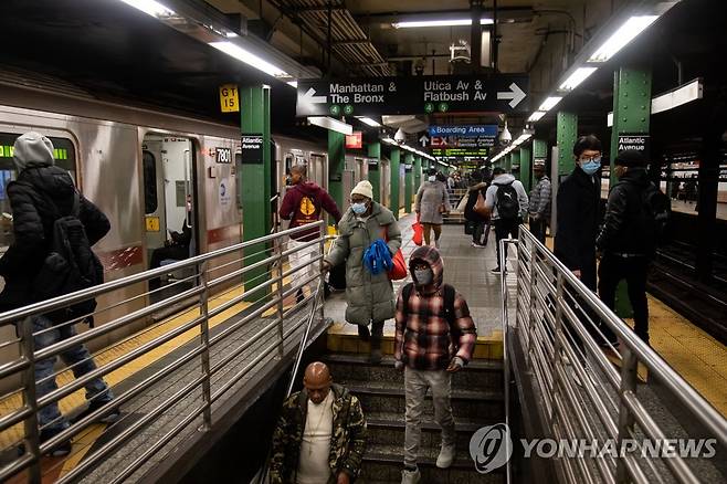 뉴욕의 한 지하철역 [신화=연합뉴스 자료사진]
※ 사건과 직접 관련 없음