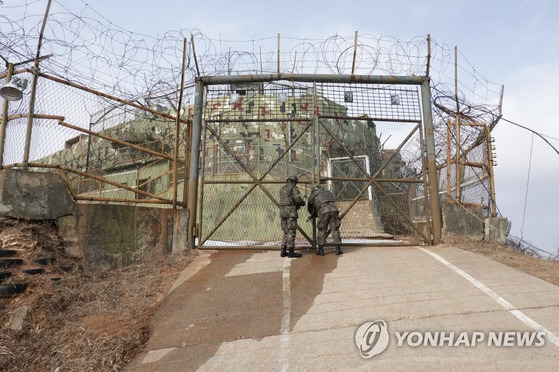 A South Korean guard post in Goseong County, Gangwon, in this file photo dated Feb. 14, 2019, was expected to be the first to be re-established by the South as the two Koreas suspended their military agreement of 2018 recently. [YONHAP]