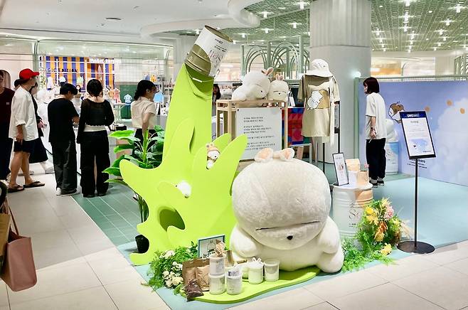 2023년 7월 현대백화점 판교점 5층에 마련된 KCC-마시마로 팝업스토어 전경 /뉴스1