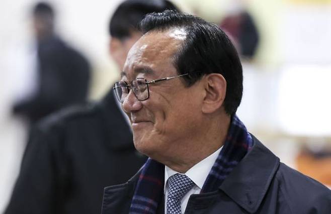 송철호 전 울산시장이 29일 서울 서초구 서울중앙지방법원에서 열린 '청와대 하명수사 및 선거개입 의혹' 선고 공판에 출석하고 있다. ⓒ뉴시스