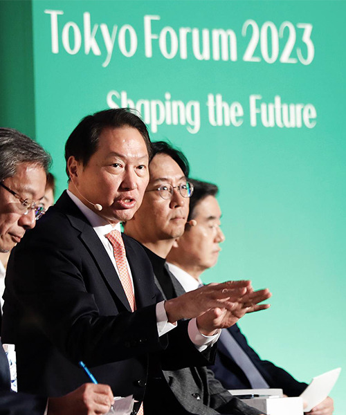 SK Group Chairman Chey Tae-won is speaking at the Tokyo Forum 2023. [Courtesy of SK SUPEX Council]