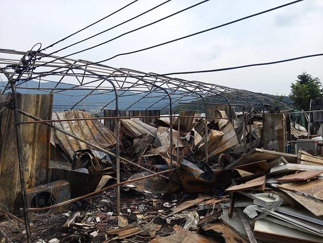 포천 채소농장 비닐하우스 숙소 화재 후 모습 [김달성 목사 제공]