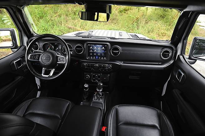 지프 랭글러 4Xe 오버랜드 파워탑. 김학수 기자