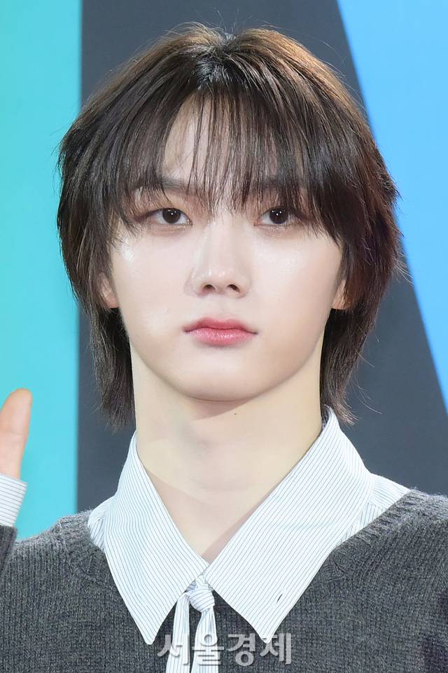 그룹 보이넥스트도어(BOYNEXTDOOR) 성호가 2일 오후 인천 중구 인스파이어 아레나에서 열린 ‘MMA 2023(멜론 뮤직 어워드)’ 레드카펫에서 포즈를 취하고 있다. 김규빈 기자