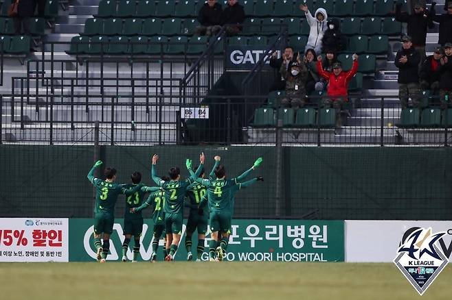 득점 세리머니를 펼치는 김포FC 선수들 [한국프로축구연맹 제공. 재판매 및 DB 금지]