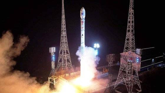 북한은 지난달 21일 밤 발사한 군사정찰위성 1호기 '만리경-1호'의 발사가 성공적으로 이뤄졌다고 밝혔다. 연합뉴스