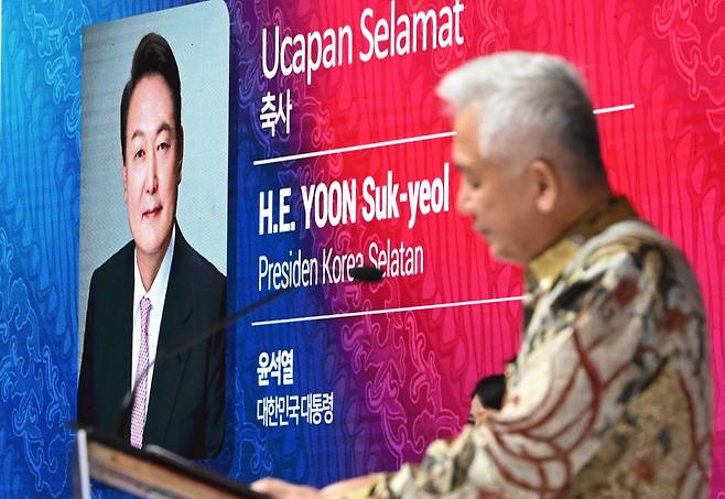 South Korean Ambassador to Indonesia Lee Sang-deok delivers President Yoon Suk Yeol’s congratulatory remarks at the Korea-Indonesia Cooperation Forum held at a hotel in Jakarta, Indonesia, Thursday. (Lee Sang-sub/The Korea Herald)