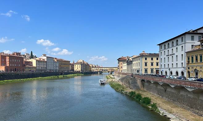 피렌체 강변 풍경