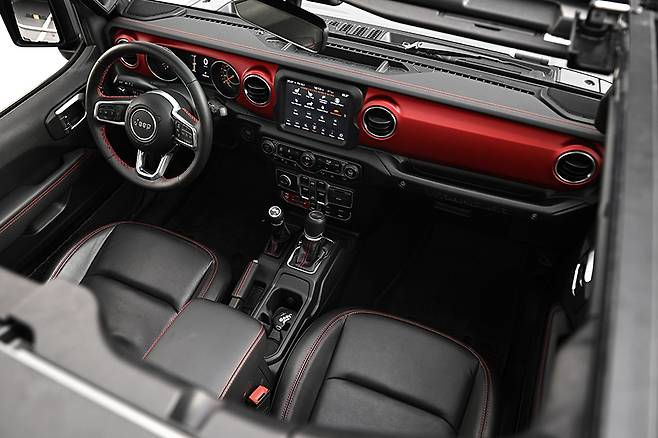 지프 랭글러 루비콘 파워탑. 김학수 기자