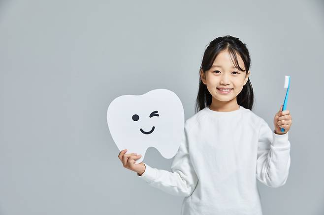 치과의사인 존 휴잇 박사는 아침에 일어나자마자 양치질을 하거나 적어도 기상 후 30분 이내에 양치질을 해야 한다고 권고했다. [사진= 게티이미지뱅크]