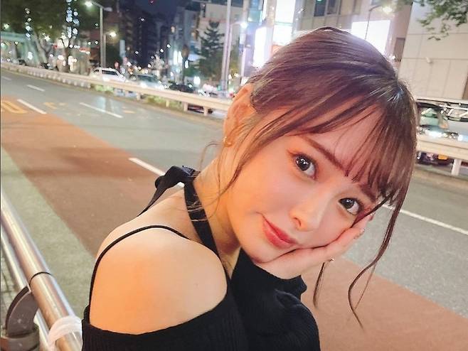 결혼식장에 일본 성인배우 오구라 유나의 등신대가 비치됐다. 자료사진. [사진출처 = 인스타그램]