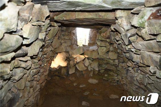 보은 대야리 고분군 중 3호분  입구와 묘도 모습. (보은군 제공) /뉴스1