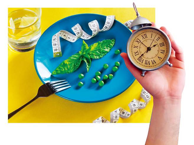 최소 12시간 이상 ‘빈속’을 유지해야 단식의 효과를 볼 수 있다.