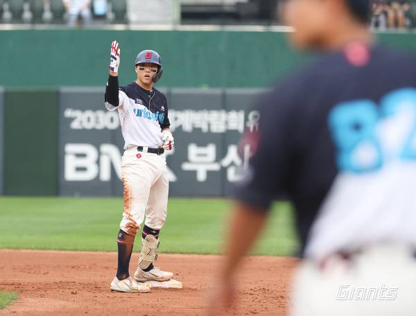 올 시즌 상무 전역 후 1군 무대에서 좋은 모습들을 보여준 손성빈. 사진 출처 = 롯데 자이언츠