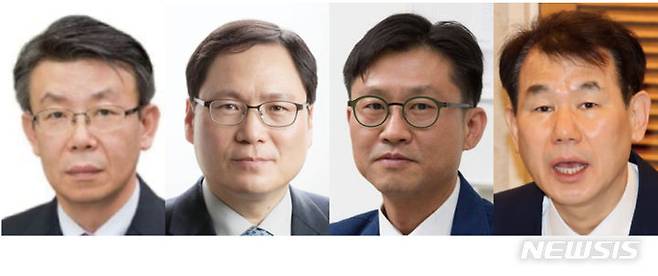 [서울=뉴시스] 왼쪽부터 최훈 주싱가포르대사, 윤창호 한국증권금융 사장, 도규상 금융위원회 전 부위원장, 정은보 보험연구원 전문연구위원(전 금융감독원장)