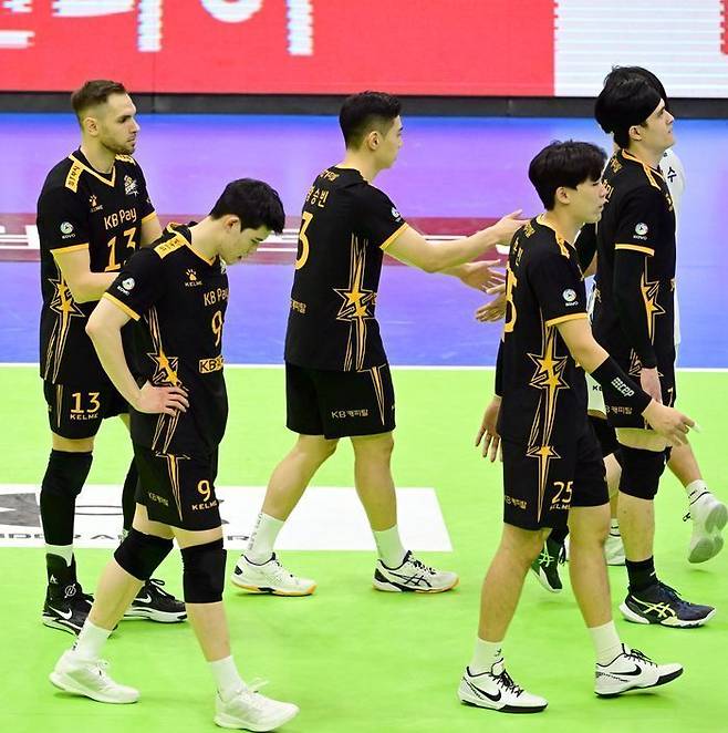 12연패 수렁에 빠진 KB손해보험. ⓒ KOVO