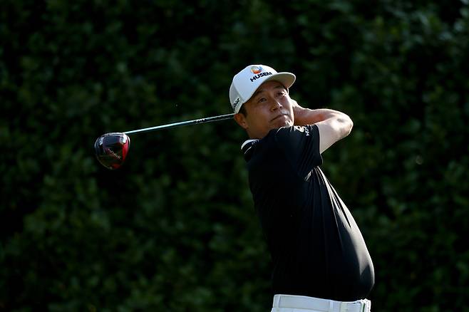 장익제가 6일 KPGA 챔피언스투어 2023시즌 최종전 메이플라워 골프클럽 인비테이셔널 첫날 단독 선두에 이름을 올렸다. KPGA