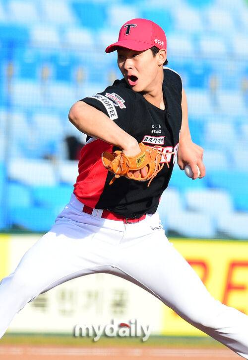 기아 곽도규 '힘찬 와인드업'/마이데일리