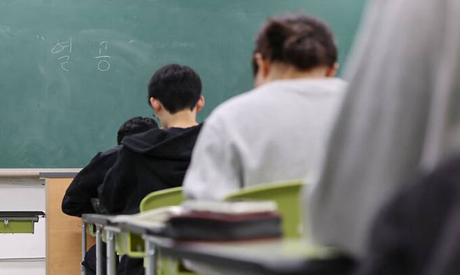 한 고등학교에서 학생들이 자율 학습하고 있다. 연합뉴스