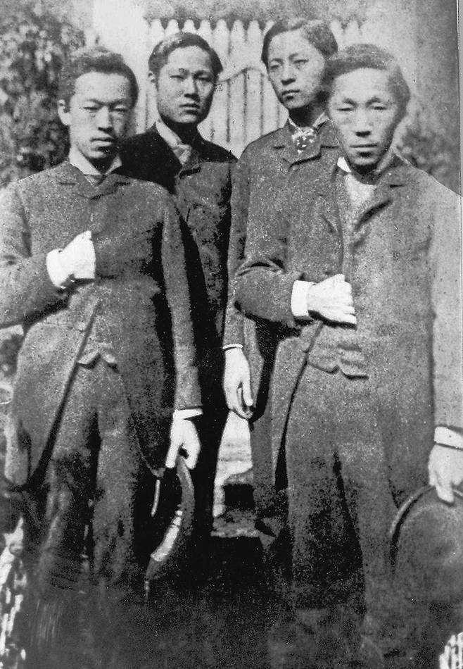 왼쪽부터 박영효, 서광범, 서재필, 김옥균.