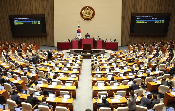 8일 서울 여의도 국회 본회의장에서 열린 제410회국회(정기회) 제14차 본회의. 뉴스1