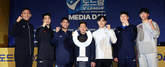 2023-2024 프로배구 V리그 남자부 미디어데이에서 각 구단 아시아쿼터 선수들