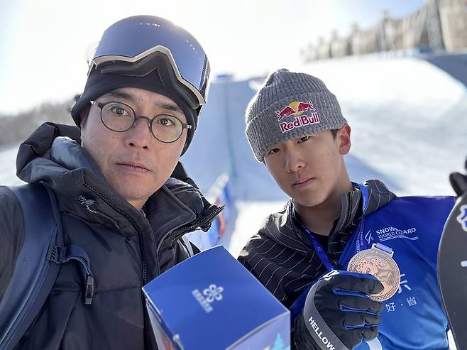 김수철 감독(왼쪽)과 이채운 [대한스키협회 제공. 재판매 및 DB 금지]