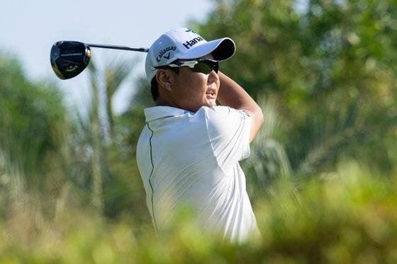 함정우가 9일 아부다비 골프클럽에서 벌어진 LIV 골프 프로모션스 대회 2라운드 3번홀에서 티샷하고 있다. 사진=LIV Golf/Montana Pritchard