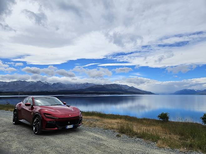 페라리 최초 4인승 4도어 스포츠카 ‘푸로산게’ 외관. 뉴질랜드(퀸스타운)=서재근 기자