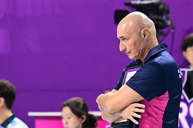 ▲ 흥국생명 아본단자 감독 ⓒKOVO