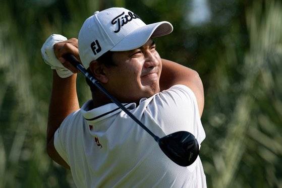 9일 아부다비 골프장에서 벌어진 LIV 프로모션스대회에서 경기하는 김시환. 사진=LIV