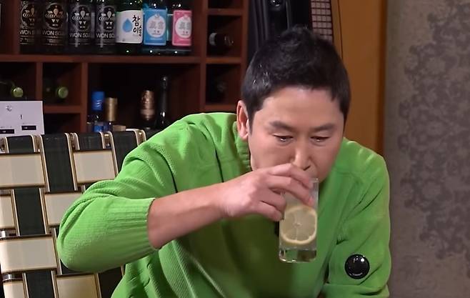 신동엽이 운영하는 유튜브 채널 ‘찐한형 신동엽’이 국내에서 구독자가 가장 많이 늘어난 크리에이터 6위에 올랐다. [사진출처 = 영상 캡처]