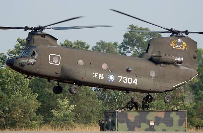 대만 공군이 운용하고 있는 CH-47SD 치누크 대형수송헬기. 대만 국방부 제공