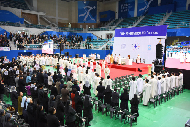 ▲ 천주교 춘천교구 사제서품식 모습.