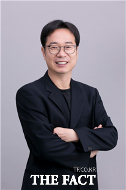 더불어민주당 인재위원회(위원장 이재명 대표)가 14일 자율주행 스타트업 새솔테크 고문이자 前 엔씨소프트 전무이사 출신인 이재성 씨를 민주당 2호 영입인재로 밝혔다. /민주당 제공