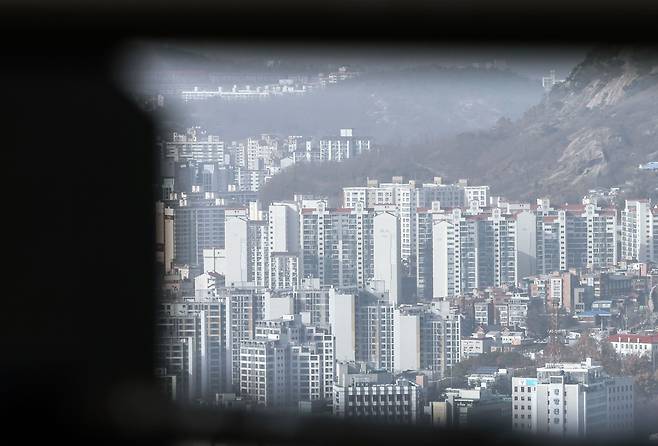 서울 남산타워에서 바라본 아파트./뉴스1