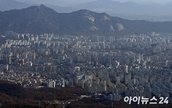 서울 북한산에서 바라본 서울 아파트 전경. [사진=아이뉴스24DB]