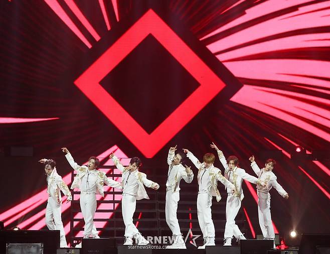 휘브 '뜨겁게 달아올라'[★포토]