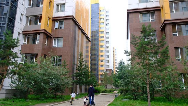 울란바토르에 있는 1000가구 규모의 한 아파트 단지. 국내 아파트 단지와 비슷한 형태다./구아모 기자